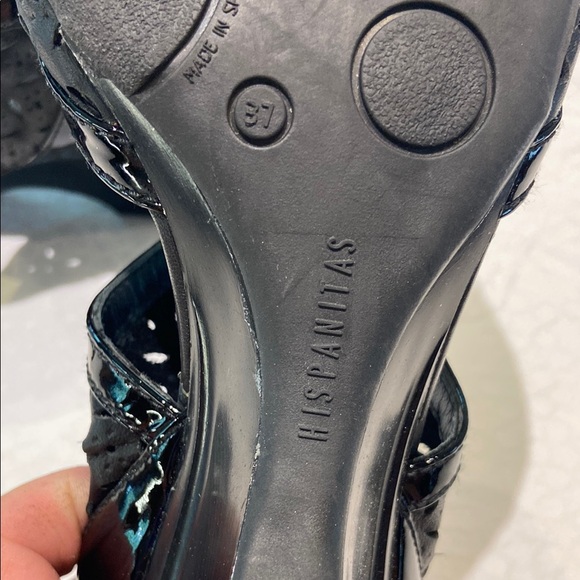 Elegant Black Heels with Breathable Straps - Picture 6 of 7